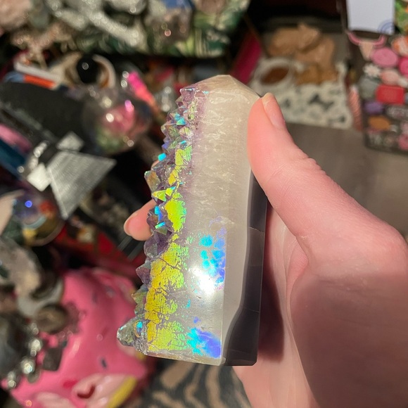 Aura amethyst tower - Picture 3 of 16